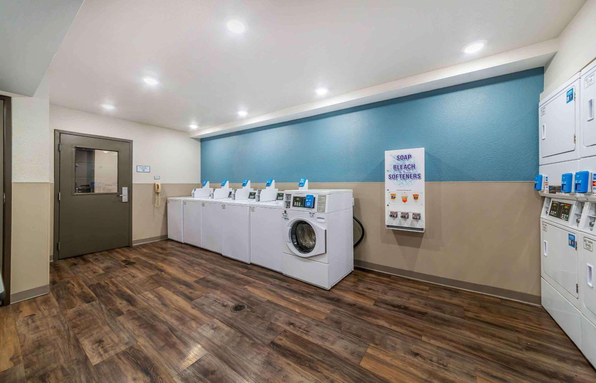 Extended Stay America Select Suites - Диърфийлд Бийч Екстериор снимка